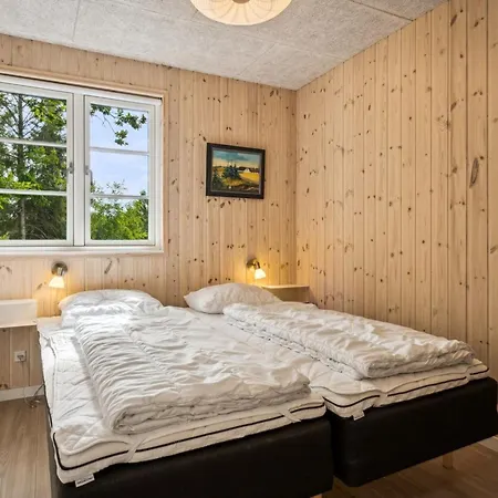 Vakantiehuis Jalina - 200m From The Sea By Interhome