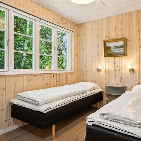 Jalina - 200m From The Sea By Interhome