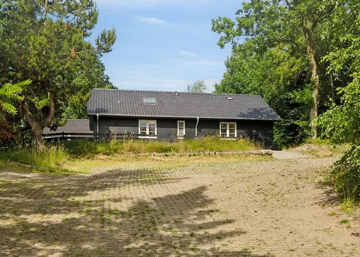 Jalina - 200m From The Sea By Interhome