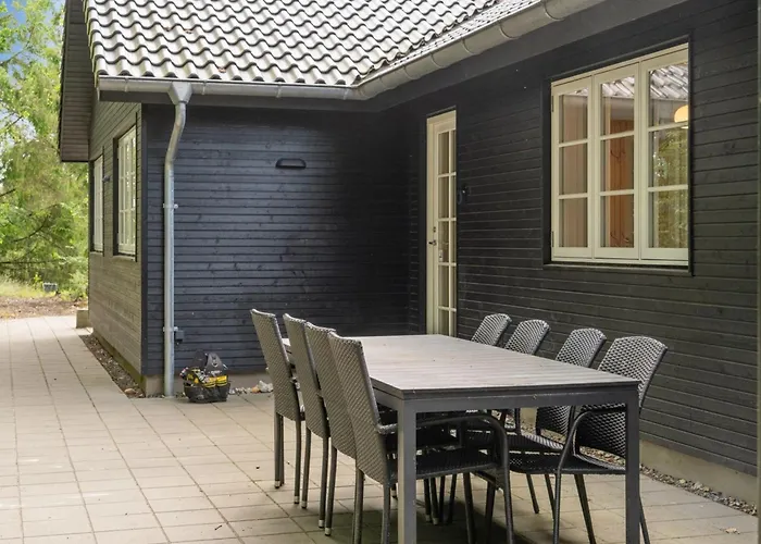 Jalina - 200m From The Sea By Interhome